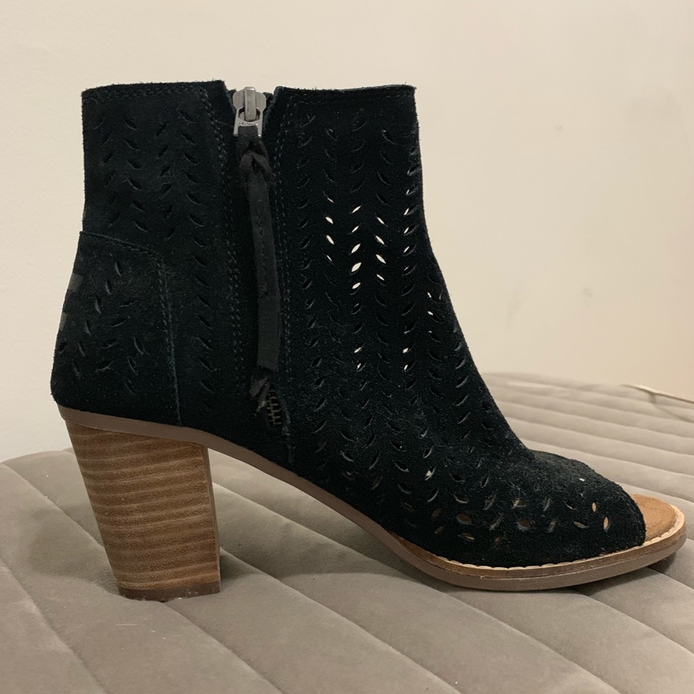 Tom’s booties
